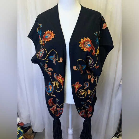 Andrea Jovine Sweaters - Andrea Jovine 100% Wool Embroidered Cardigan